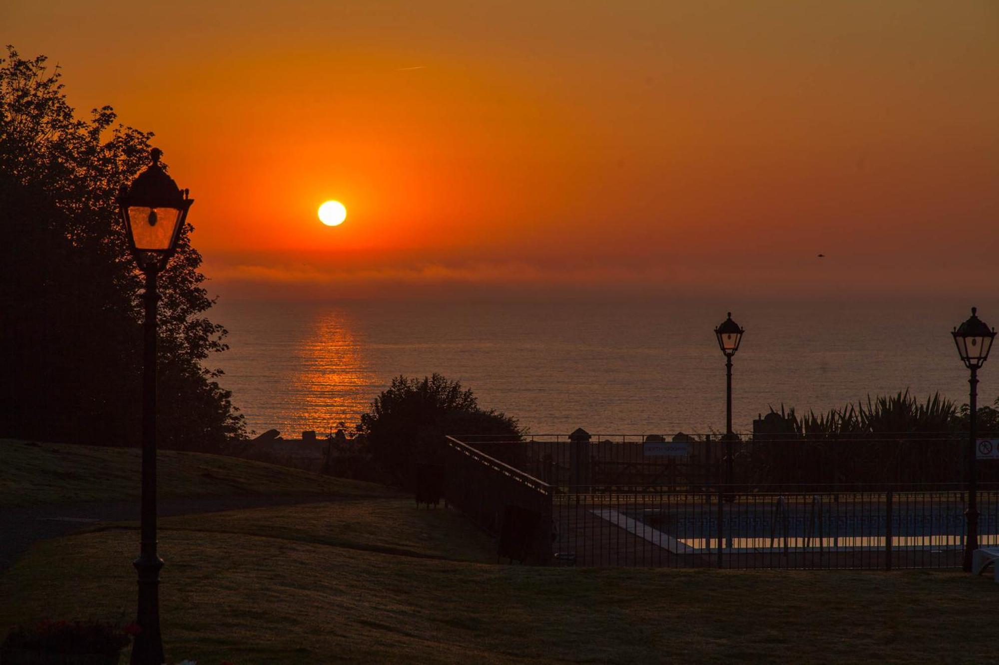 Langstone Cliff Hotel Dawlish Bagian luar foto